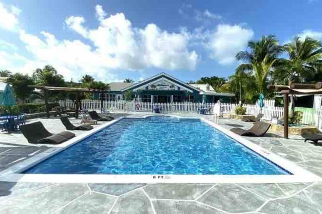 Beautiful Villa Just Steps Away From The Beach! George Town Exteriér fotografie