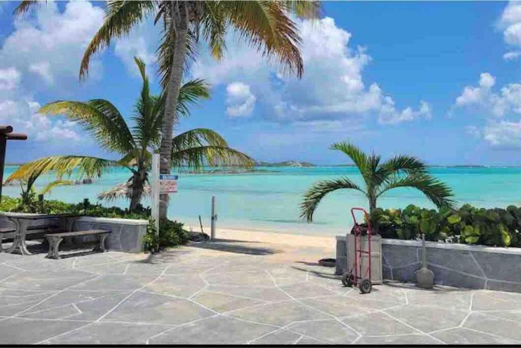 Beautiful Villa Just Steps Away From The Beach! George Town Exteriér fotografie
